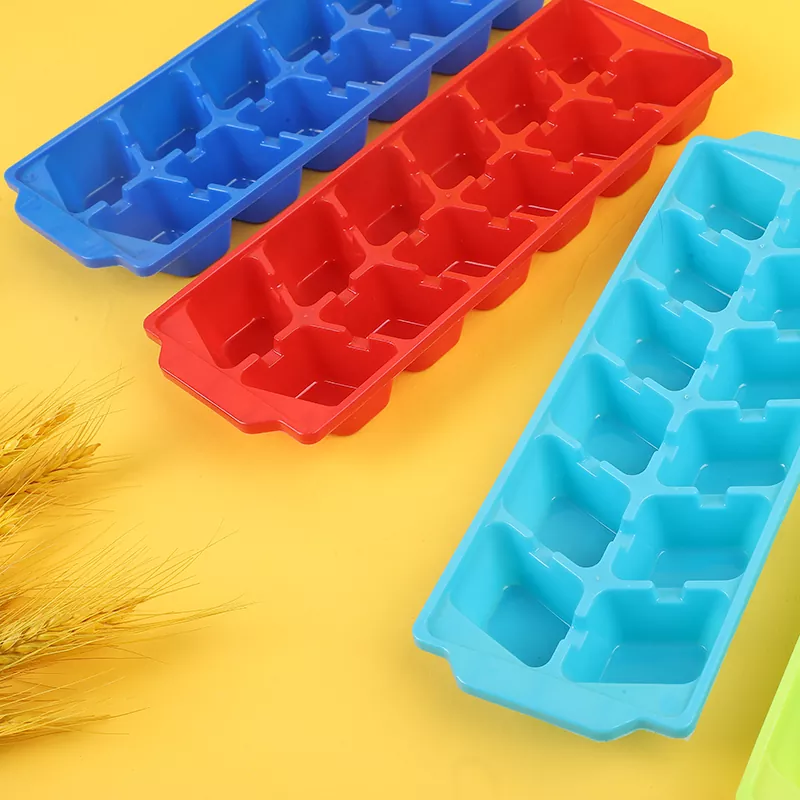 Kotitekoinen Ice Cube -ruokalaatikko